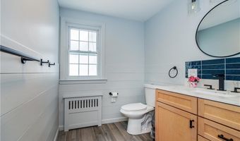 42 Grasslands Rd, East Greenwich, RI 02818