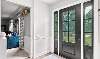 390 Willard Rd, Aurora, OH 44202