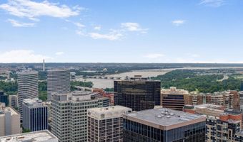 1781 N PIERCE St #303, Arlington, VA 22209