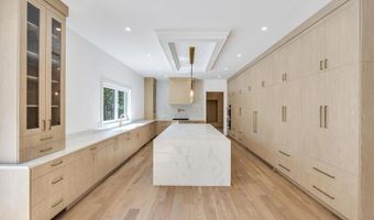 54 Landview Dr, Dix Hills, NY 11746