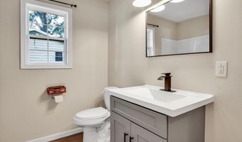 702 E Highland St, Aurora, MO 65605