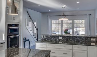 46 West St, Berlin, MA 01503