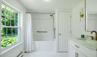 29 Melrose Ave, Barrington, RI 02806
