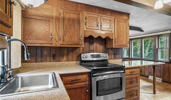 26 Thomas St, Charlestown, RI 02813