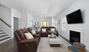 60 Harmony St, Cranston, RI 02920