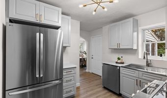 9938 Coventry Ln, Affton, MO 63123