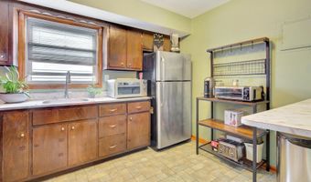 25 Linden St, Bayonne, NJ 07002