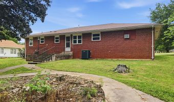 203 E College St, Ash Grove, MO 65604