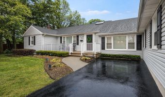 749 Park Ave, Belford, NJ 07718