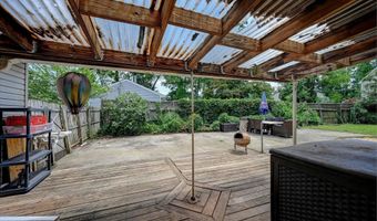 10 7th St, Aberdeen, NJ 07747