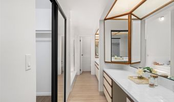98-653 Papalealii St, Aiea, HI 96701