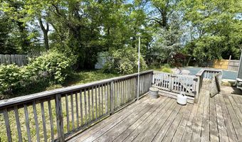 28 Chain Blvd, Bayville, NJ 08721