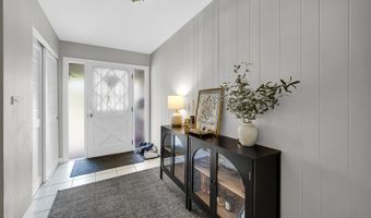 3010 N Kennicott Ave, Arlington Heights, IL 60004