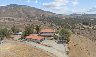 8525 Wildflower Ln, Agua Dulce, CA 91390