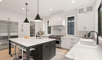112 N HIGHLAND St, Arlington, VA 22201