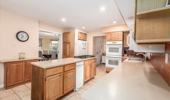 32 Country Way, Bethel, CT 06801