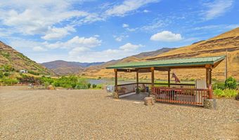 31018 Snake River Rd, Asotin, WA 99402