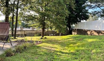 20 Camelia Dr, Cranston, RI 02920