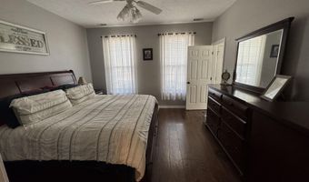 1705 Tyler Ave, Aurora, MO 65605