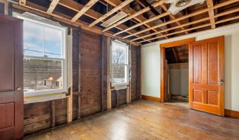 29 Main St, Alton, NH 03809