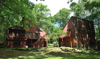 43 Camelot Dr, Bedford, NH 03110