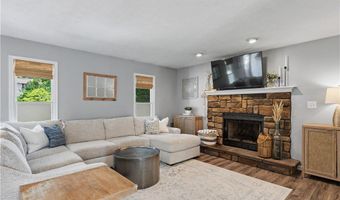 408 Abbyshire Rd, Akron, OH 44319