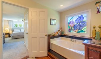 8193 Lavelle Rd, Athens, OH 45701