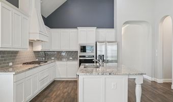 600 Race Dr, Heath, TX 75126
