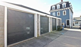 668 Thames St 2, Newport, RI 02840