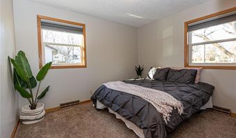 105 Ross Gdn NW, Alexandria, MN 56308