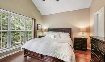 660 Elmwood Pt, Aurora, OH 44202