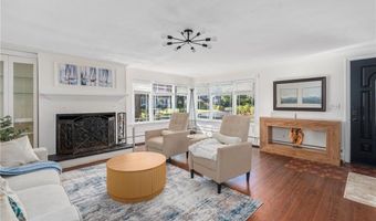 84 Hickory Dr, East Greenwich, RI 02818