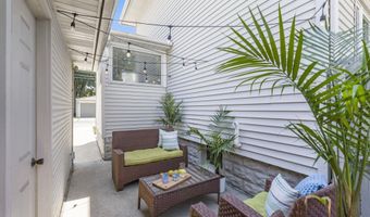 902 Midway Dr, Auburn, IN 46706