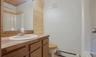 1722 Treetop Trl, Akron, OH 44313