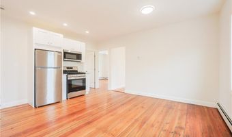 529 Wood St 3, Bristol, RI 02809