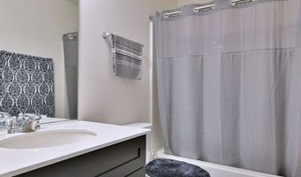 620 N Sullivan St, Addison, IL 60101