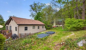1052 Lakeside Dr E, Alloway, NJ 07422