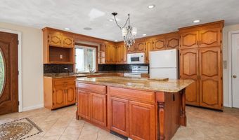 30 Coleman Ave Ext, Attleboro, MA 02703