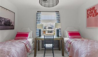 193 Coggeshall Ave, Newport, RI 02840