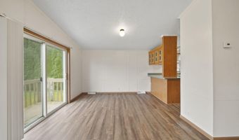 948 Savannah River Dr, Adrian, MI 49221