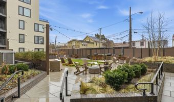 701 N HENRY St 210, Alexandria, VA 22314