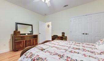 210 Henley Pl, Bay St. Louis, MS 39520