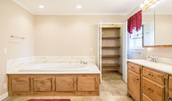 596 Teakwood Rd, Alma, GA 31510