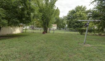 311 W Pleasant St, Aurora, MO 65605