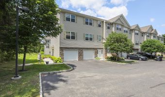 27 Riverview Ct 27, Brookfield, CT 06804