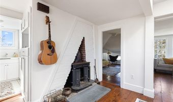 12 Mt. Vernon St 5, Newport, RI 02840