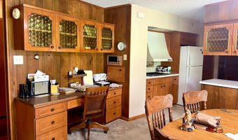 1203 Oak Ave, Aurora, MO 65605