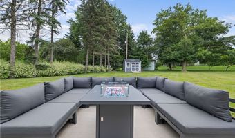 1203 Greenfield Dr, Alden, NY 14004