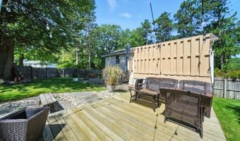 30 Lakeshore Dr, Alloway, NJ 07422
