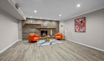 8706 BRAEBURN Dr, Annandale, VA 22003